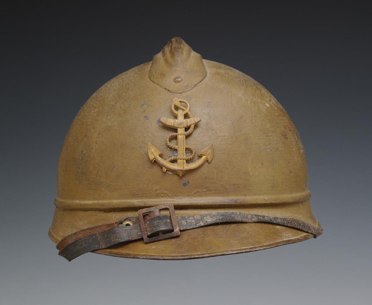 Casque Adrian Des Troupes Coloniales Et De La Marine Modèle 1915 Modifié Vers 1929