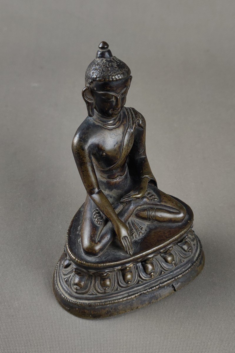 Tibet 17th, Bronze Figure Of Sakyamuni Buddha-photo-1