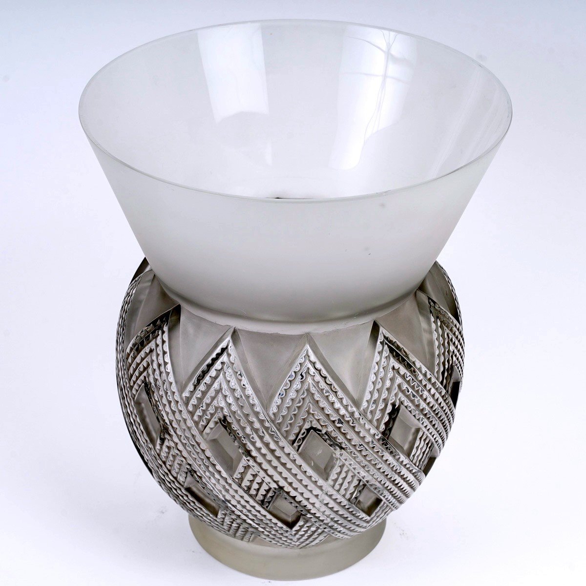 1935 René Lalique - Vase Entrelacs Verre Blanc Patiné Gris-photo-1