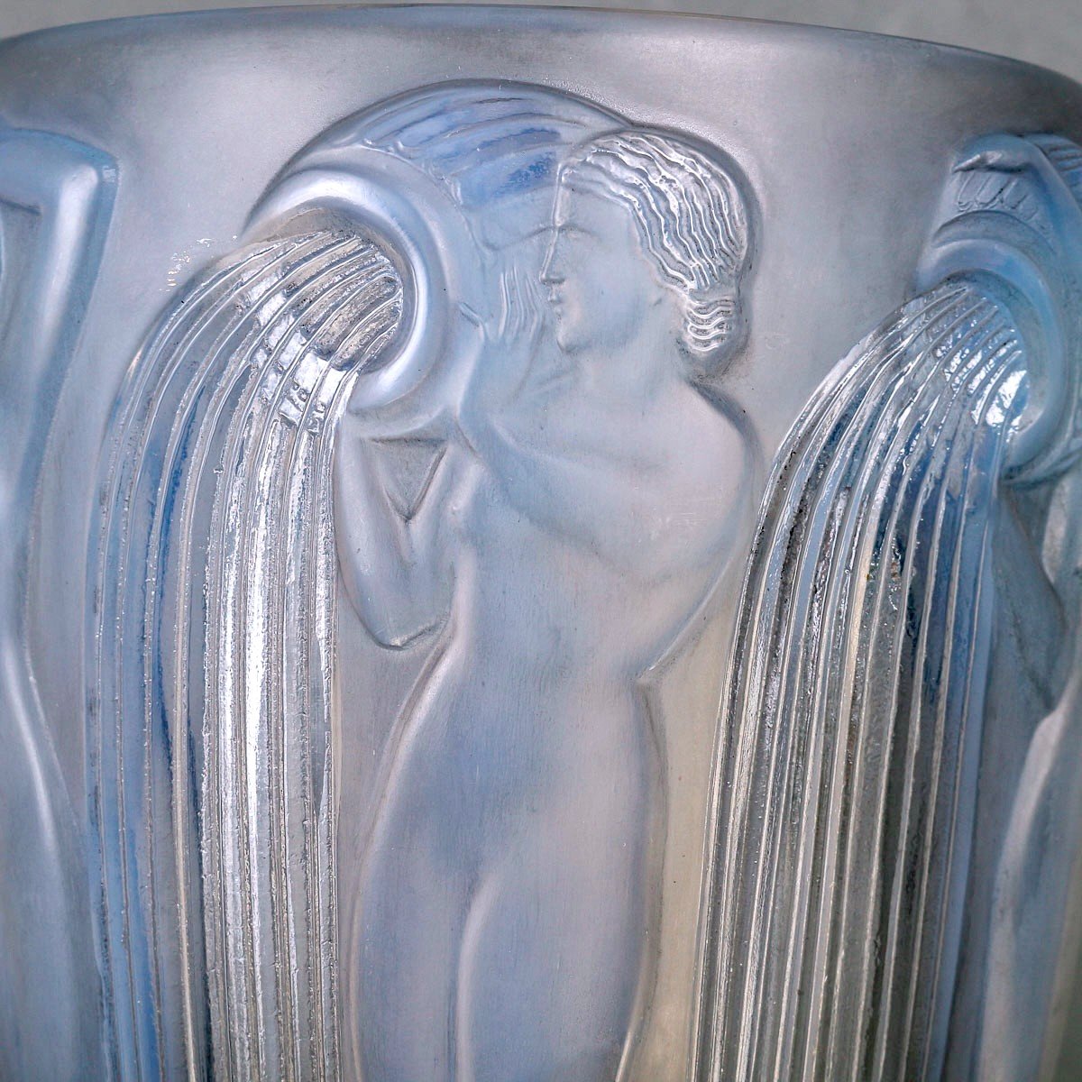 1926 René Lalique - Vase Danaïdes Verre Opalescent Patiné Gris-photo-4