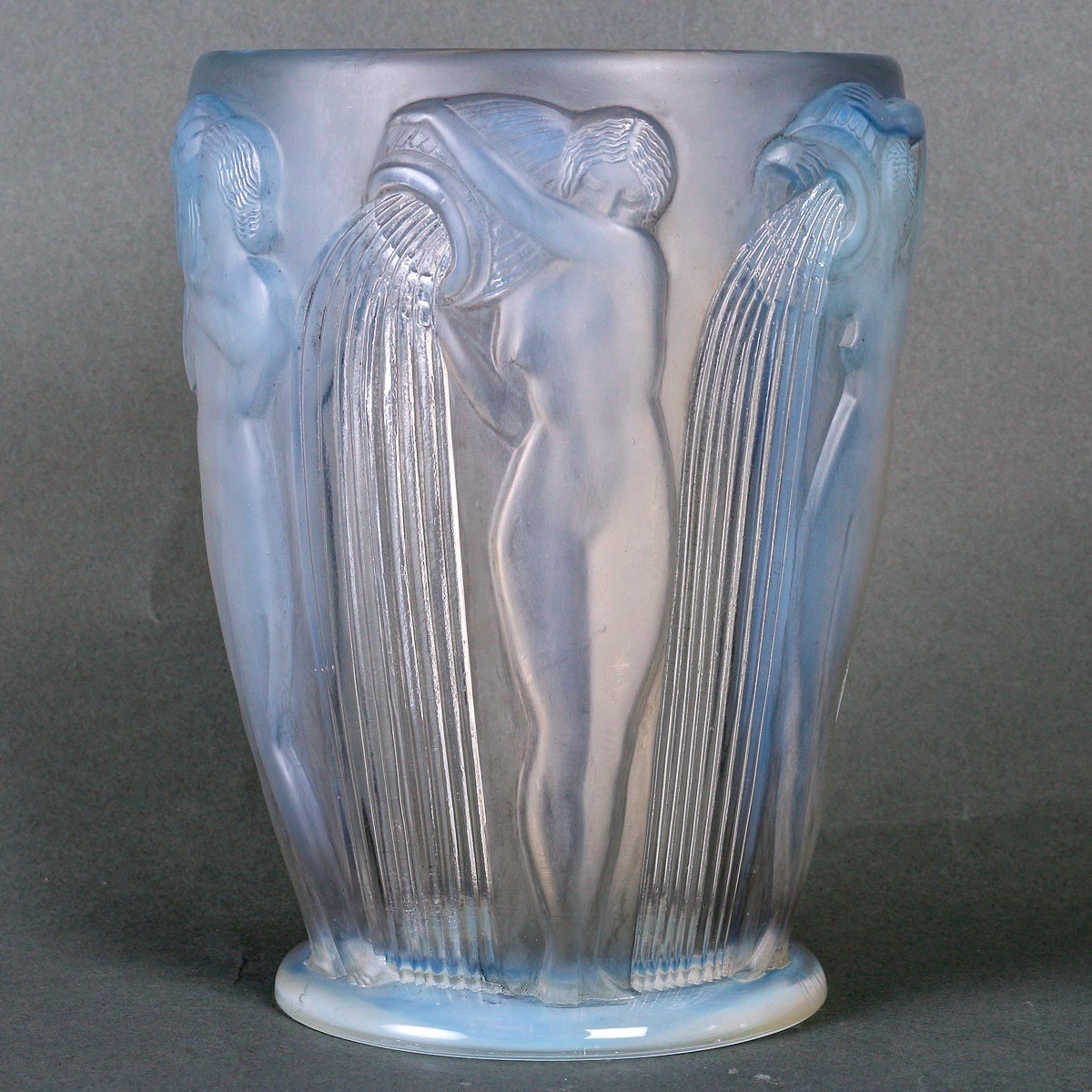 1926 René Lalique - Vase Danaïdes Verre Opalescent Patiné Gris