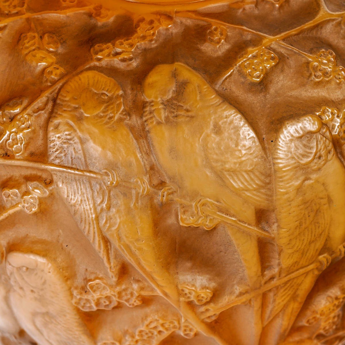 1919 Rene Lalique - Vase Perruches Parrots Cased Butterscotch Glass With Sepia Patina-photo-4