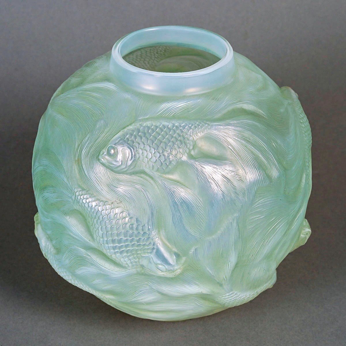 1924 René Lalique - Vase Formose Cased Opalescent Glass With Light Green Patina-photo-2