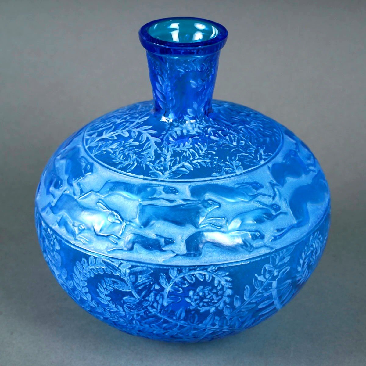 1923 René Lalique - Vase Lièvres Verre Bleu Electrique Patiné Blanc-photo-2