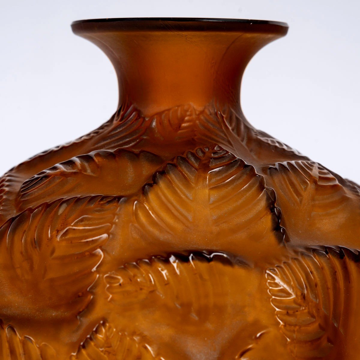 1926 René Lalique - Vase Ormeaux Verre Ambre-photo-4