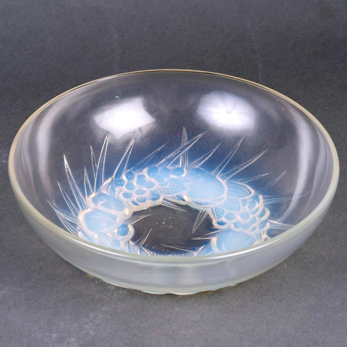 1928 René Lalique - Bowl Mont Dore Opalescent Glass 