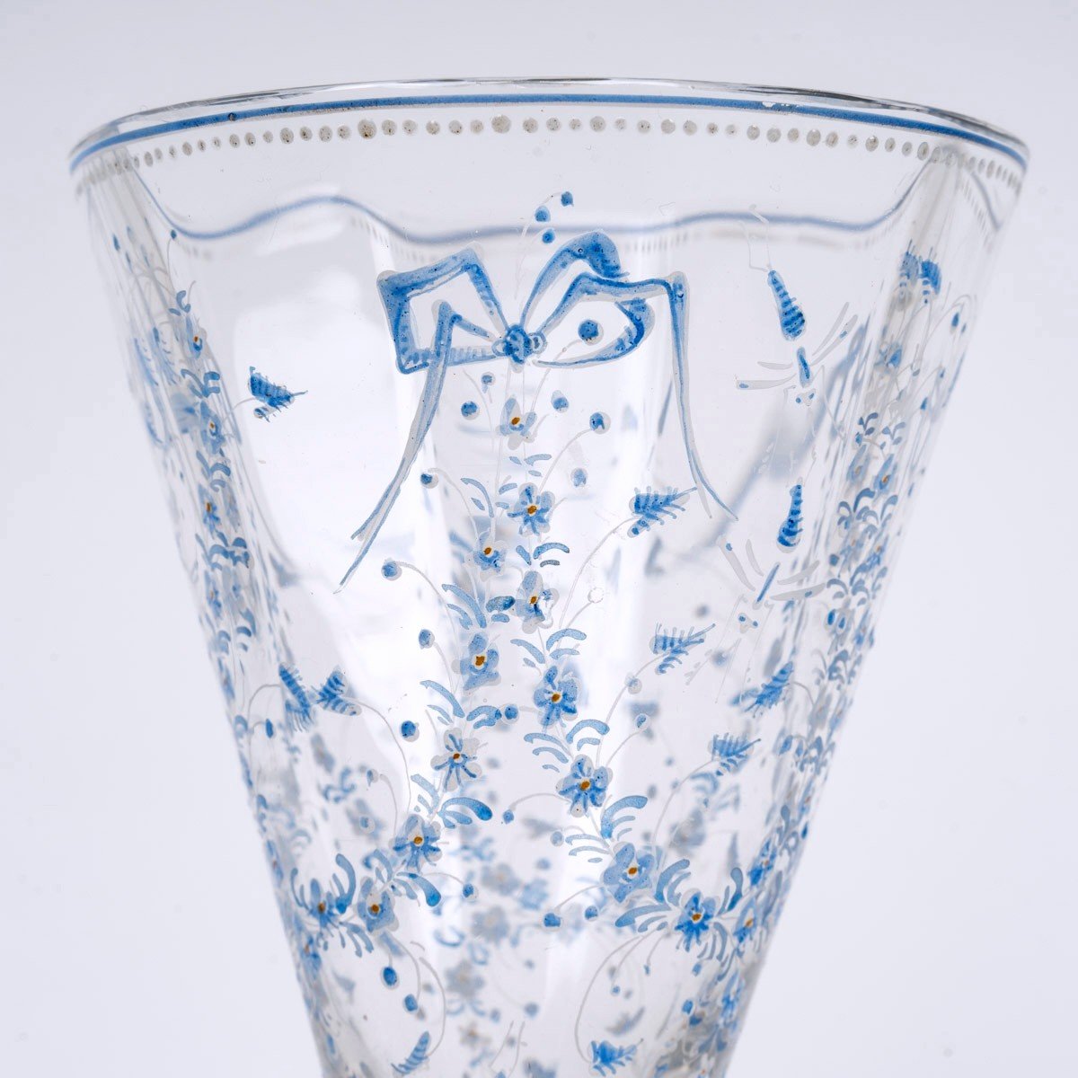 Emile Gallé - Vase Cornet Verre Emaillé Bleu Et Blanc Libellules Et Fleurs-photo-3