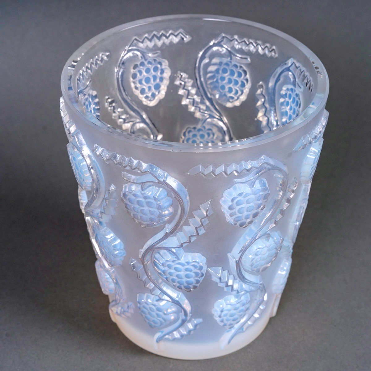 1938 René Lalique - Vase Muscat Verre Opalescent-photo-2