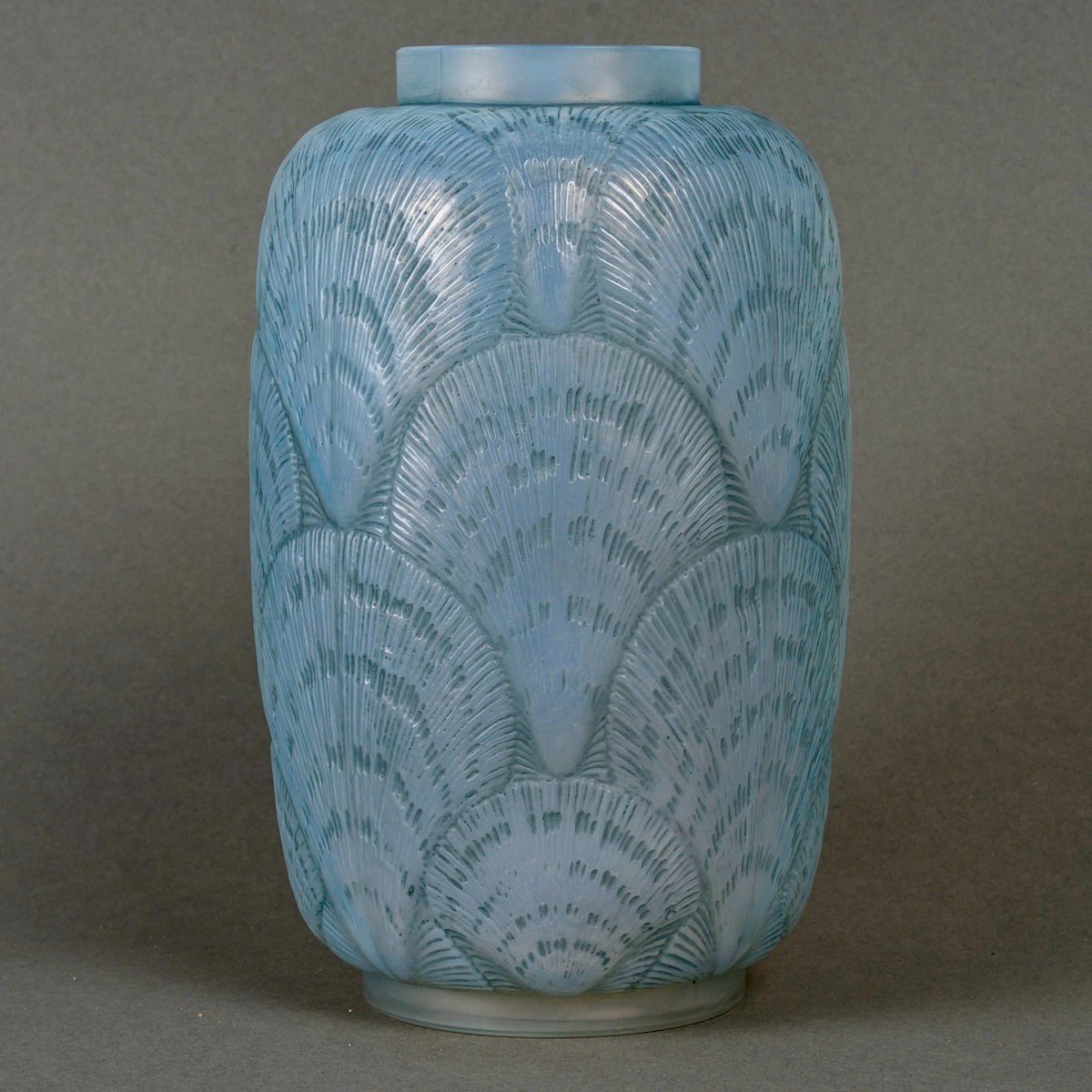 1920 René Lalique - Vase Coquilles Verre Opalescent Patiné Bleu