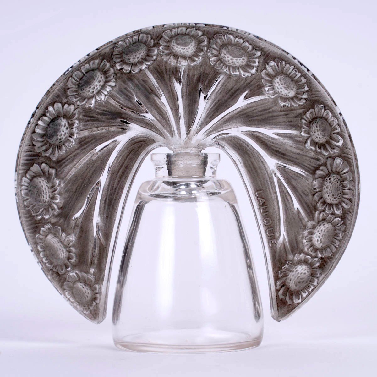 1913 René Lalique - Flacon Pâquerettes Verre Blanc Patiné Gris Pour Roger Et Gallet