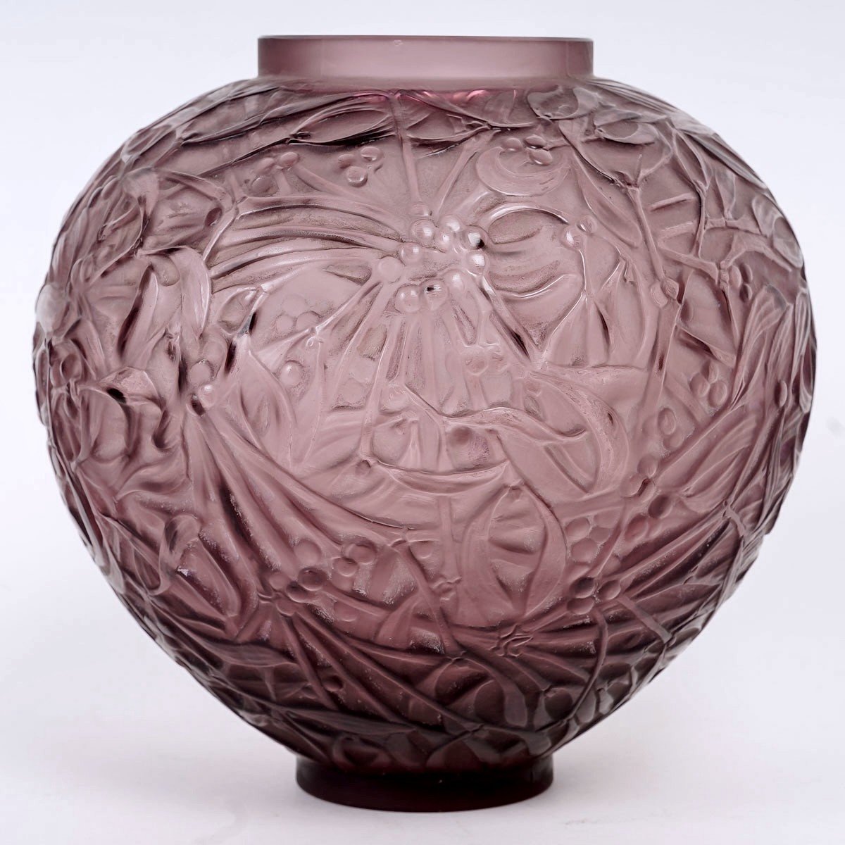 1920 René Lalique - Vase Gui Mistletoe Amethyst Plum Glass