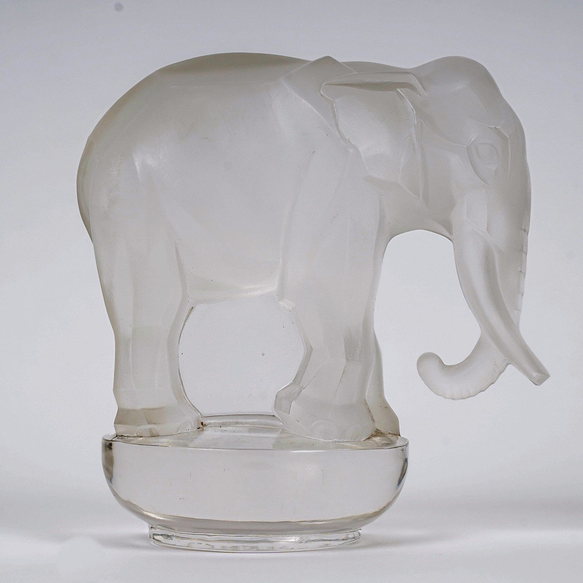 1931 René Lalique - Paperweight Toby Elephant Frosted Glass