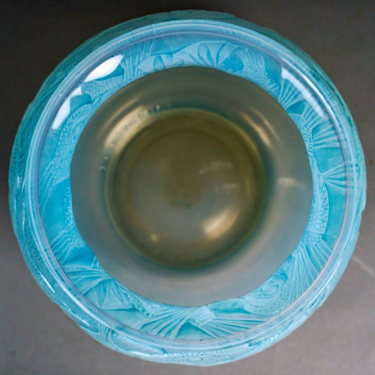 1928 René Lalique - Vase Borromée Peacocks Cased Opalescent Glass With Blue Patina-photo-4