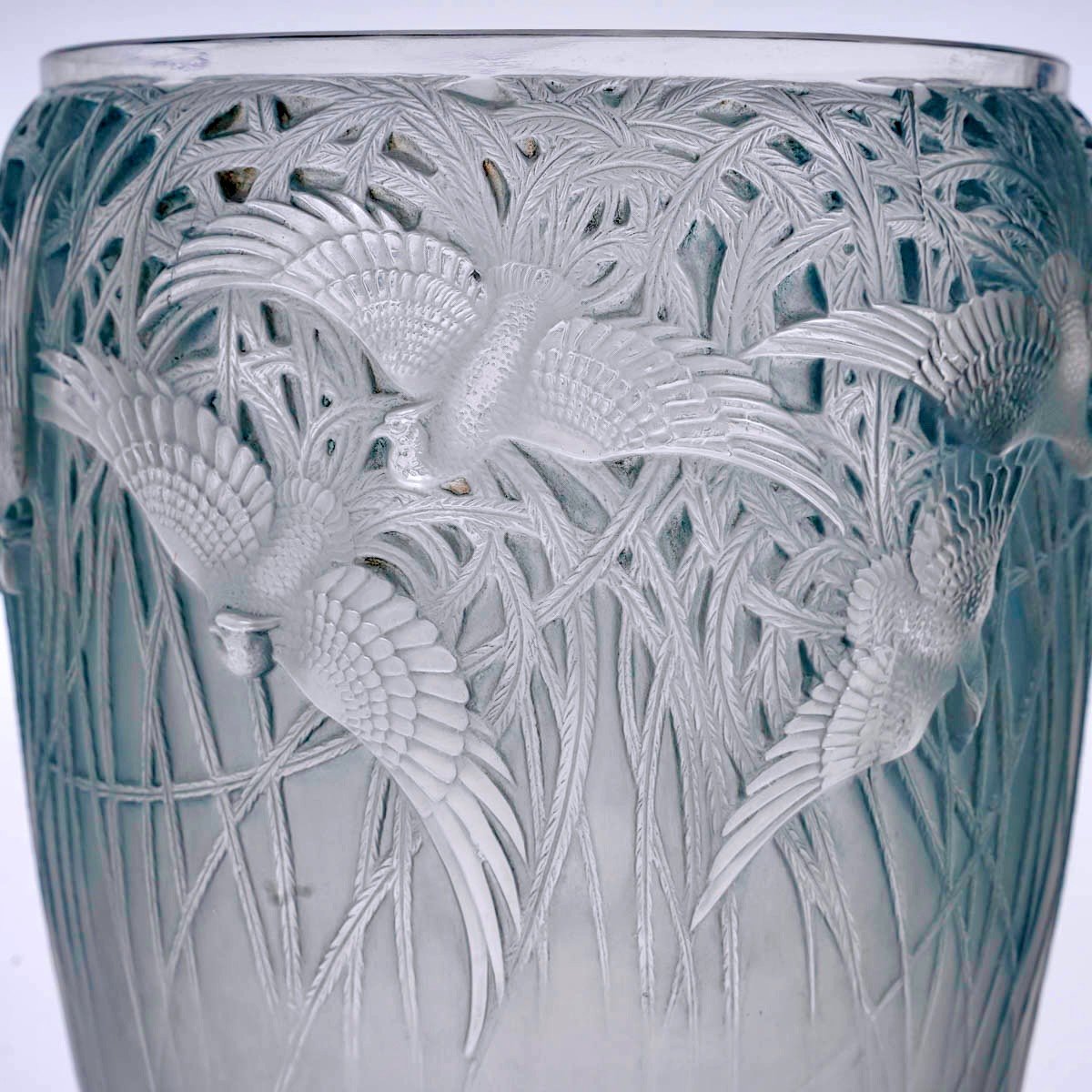 1926 René Lalique - Vase Aigrettes Frosted Glass With Blue Patina-photo-1