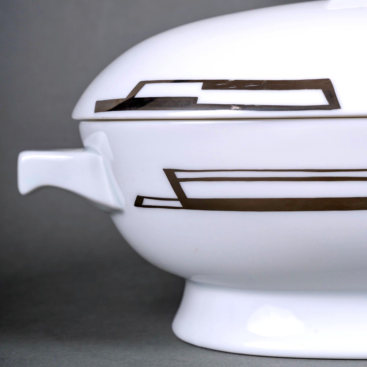 Puiforcat Et Martha Rahm - Art Deco Tureen White Porcelain With Silver Enamel-photo-1