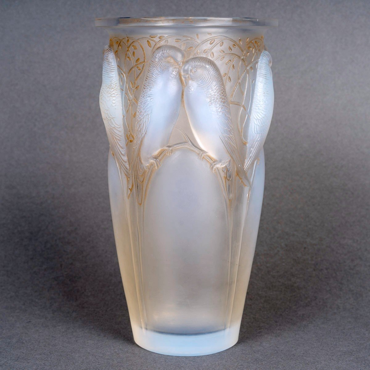 1924 René Lalique - Vase Ceylan Verre Opalescent Patiné Sépia