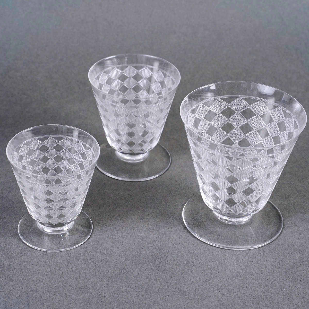 Baccarat - Art Deco Glasses Quiberon Engraved Crystal - 36 Pieces-photo-2