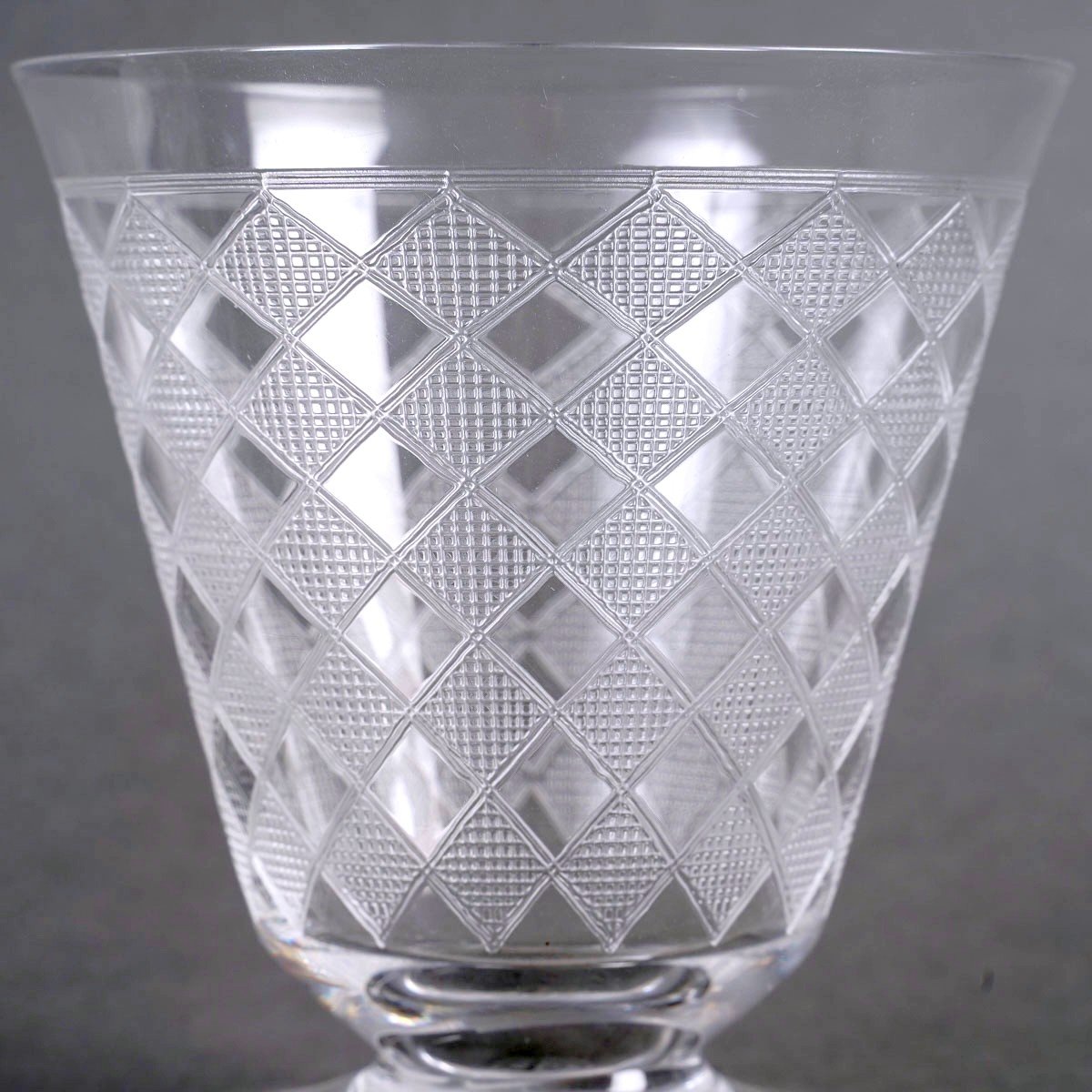 Baccarat - Art Deco Glasses Quiberon Engraved Crystal - 36 Pieces-photo-1