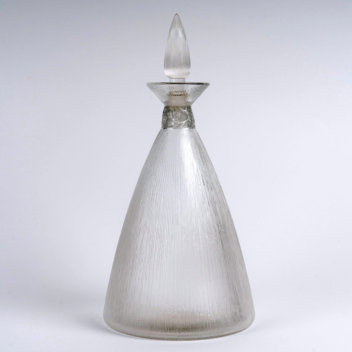 1920 René Lalique - Carafe Vigne Strie Verre Blanc Patiné Gris