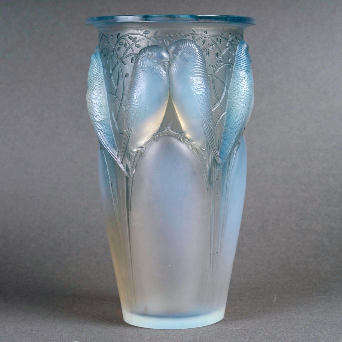 1924 René Lalique - Vase Ceylan Opalescent Glass With Blue Patina