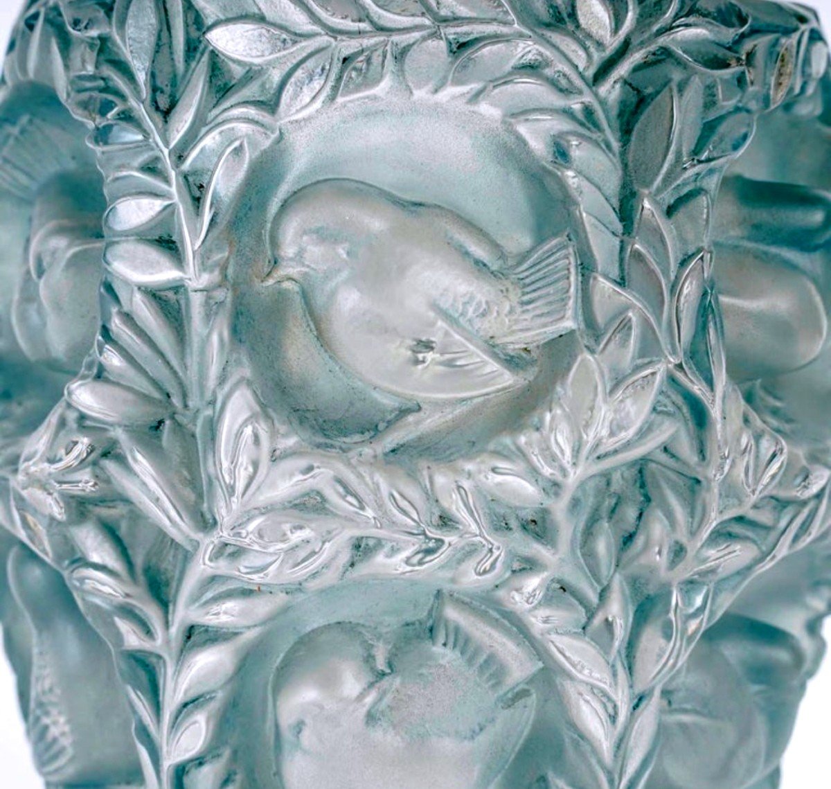 1939 René Lalique - Vase Bagatelle Verre Blanc Patiné Bleu-photo-4