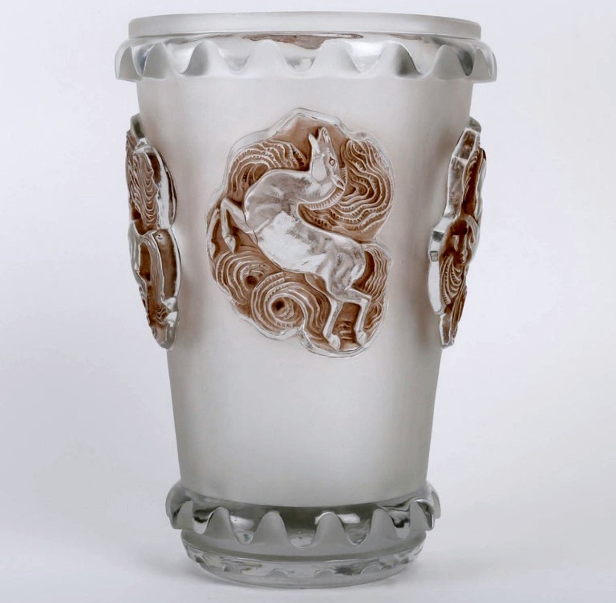 1942 René Lalique - Vase Camargue Verre Blanc Patiné Sépia-photo-2