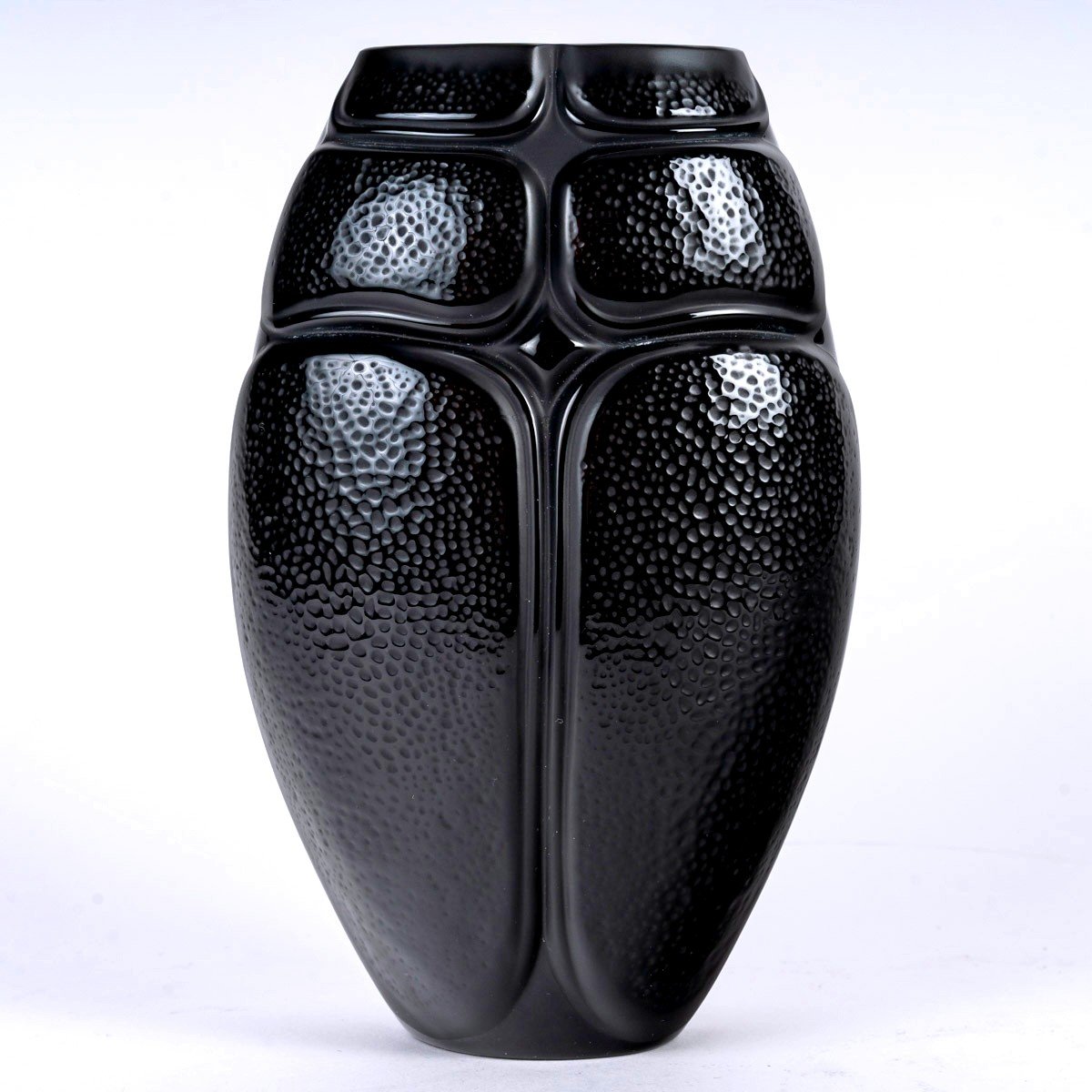 Lalique France - Vase Scarab Beetle Black Crystal-photo-4