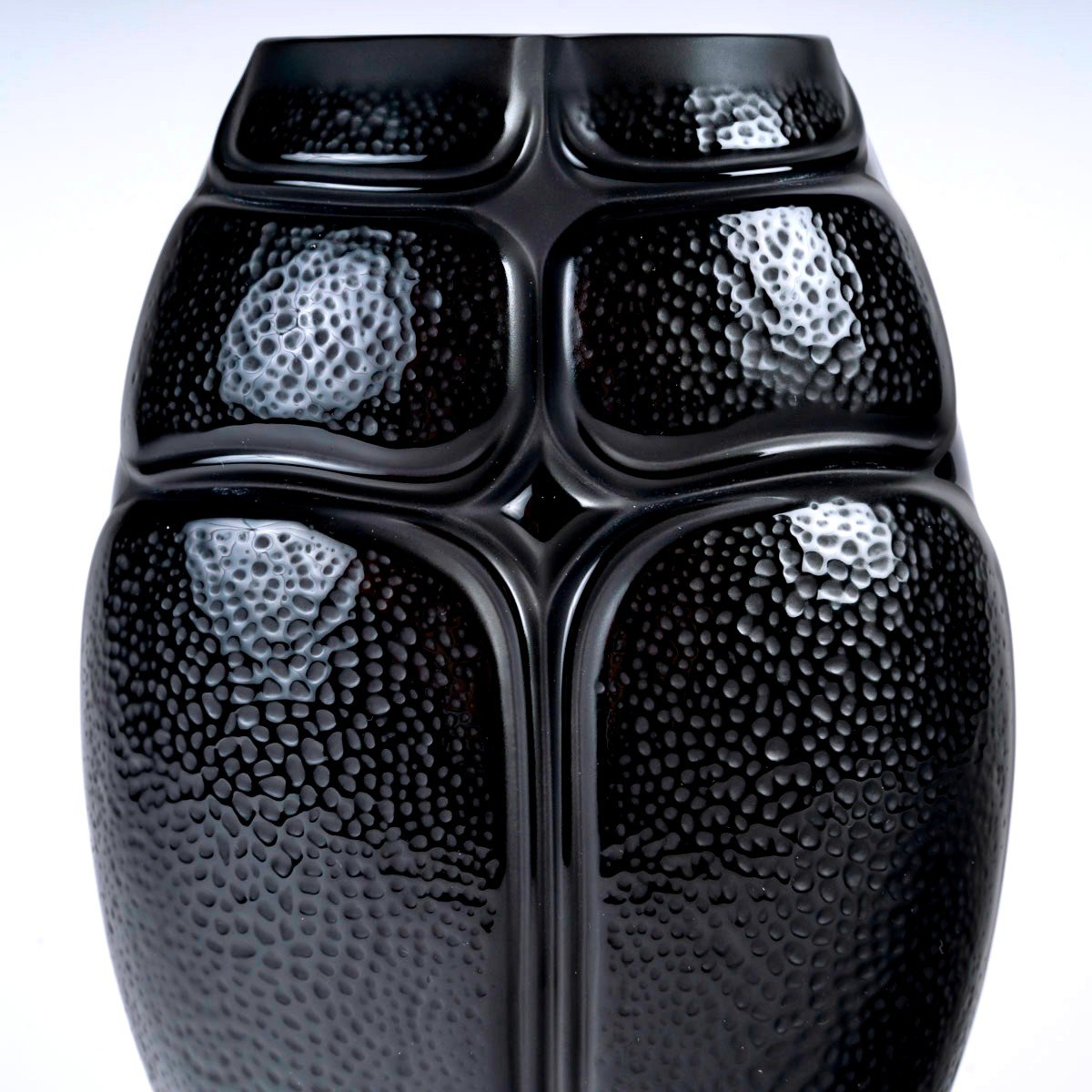 Lalique France - Vase Scarab Beetle Black Crystal-photo-2