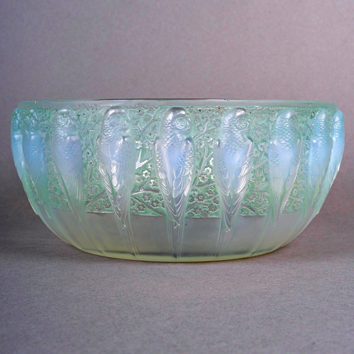 1931 René Lalique - Bowl Perruches Parrots Opalescent Glass With Green Patina