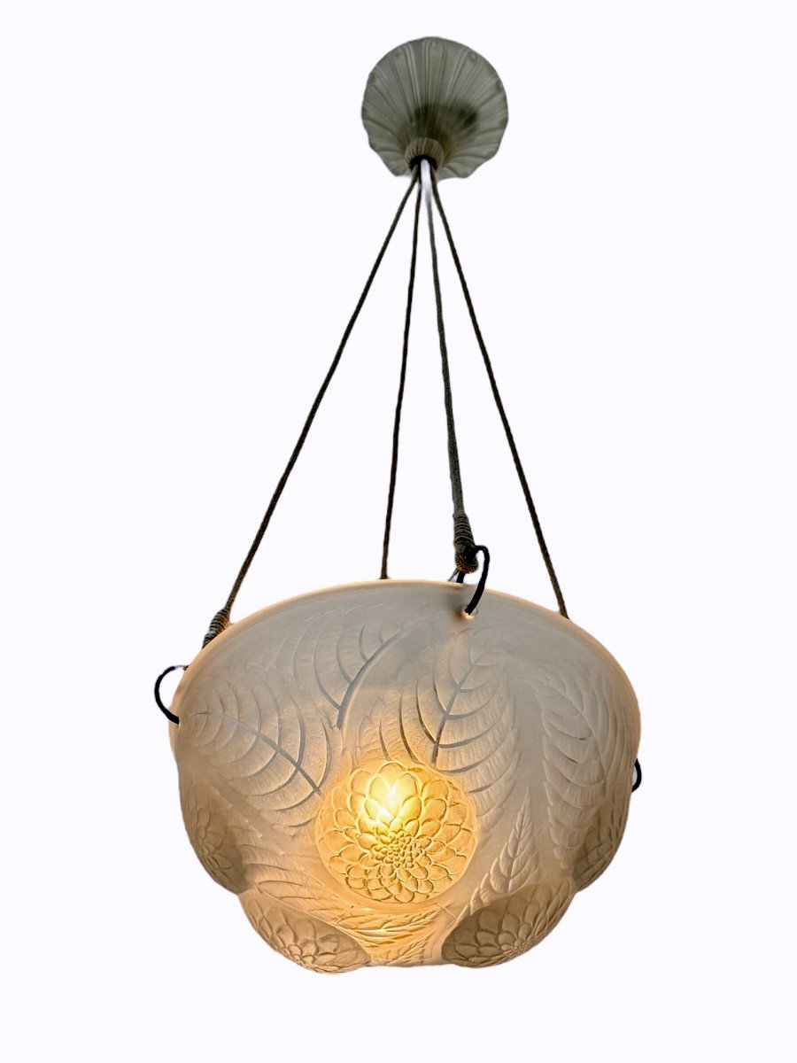 1921 René Lalique - Dahlias Suspension White Glass