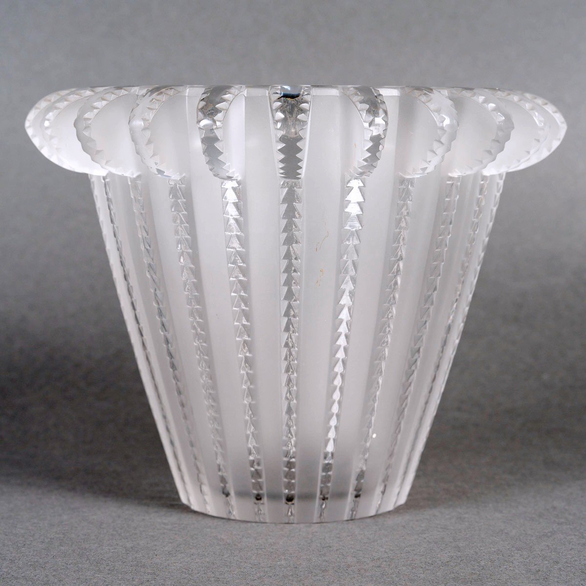 1936 René Lalique - Vase Art Deco Royat Glass 