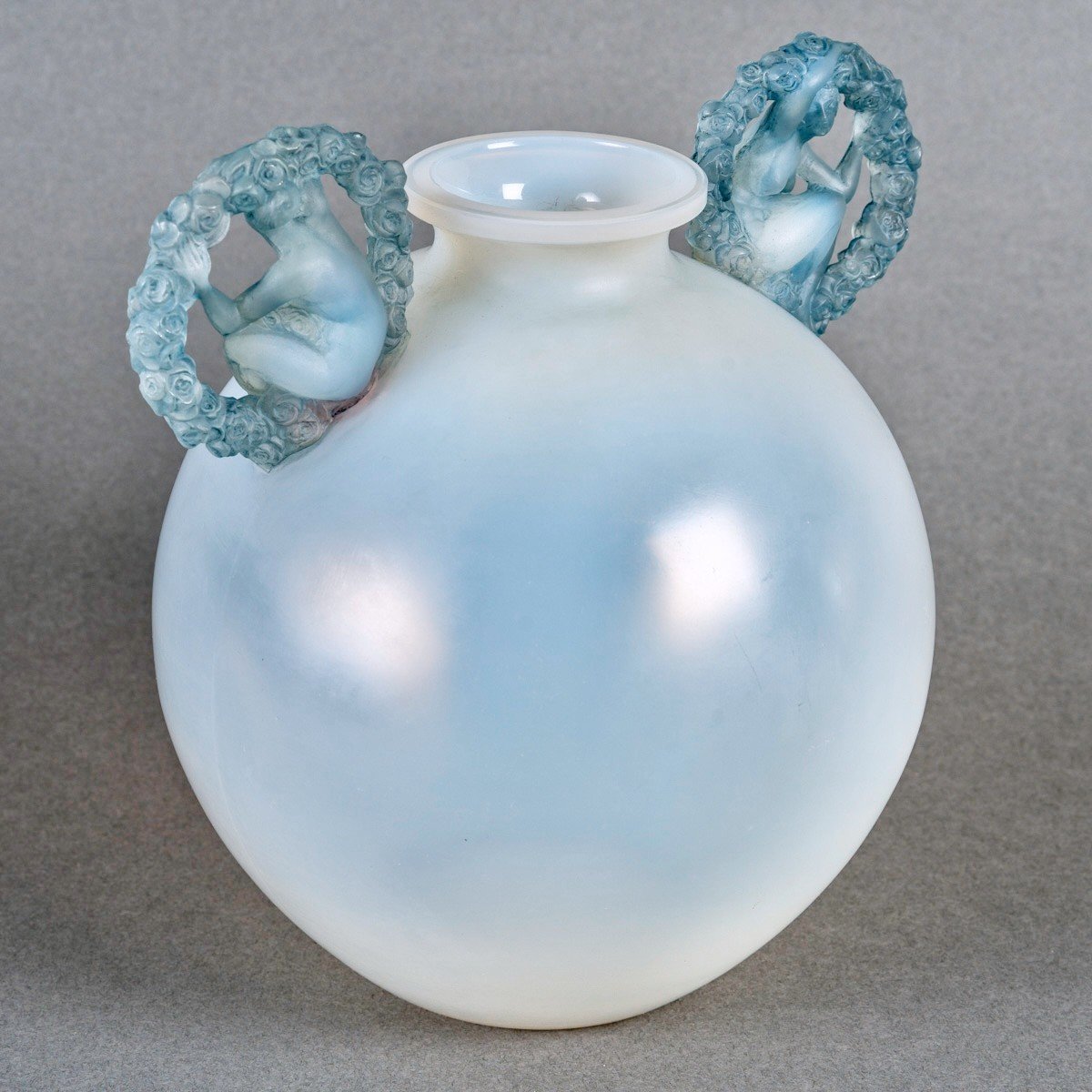 1926 René Lalique - Vase Ronsard Verre Opalescent Patiné Bleu-photo-3