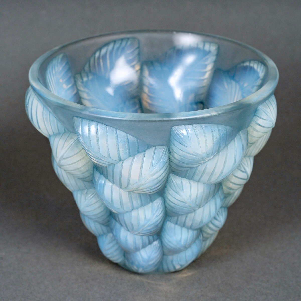 1927 René Lalique - Vase Moissac Verre Opalescent Patiné Bleu-photo-3