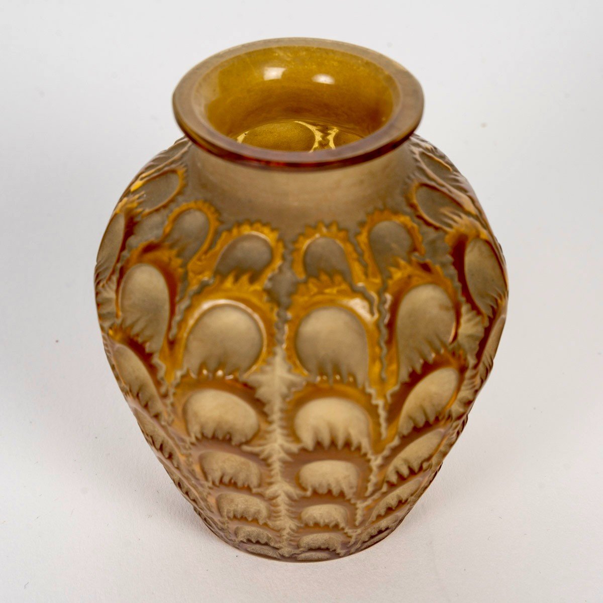 1931 René Lalique - Vase Laiterons Yellow Amber Glass With Sepia Patina -photo-3