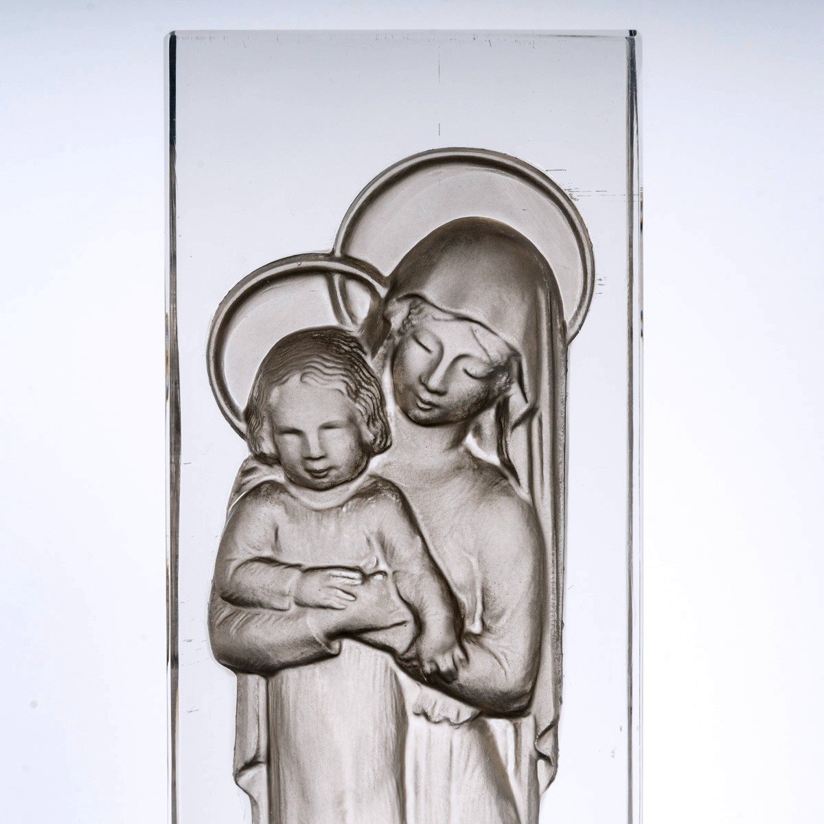 1934 René Lalique - Statuette Vierge A l'Enfant Verre Blanc Patiné Gris-photo-1