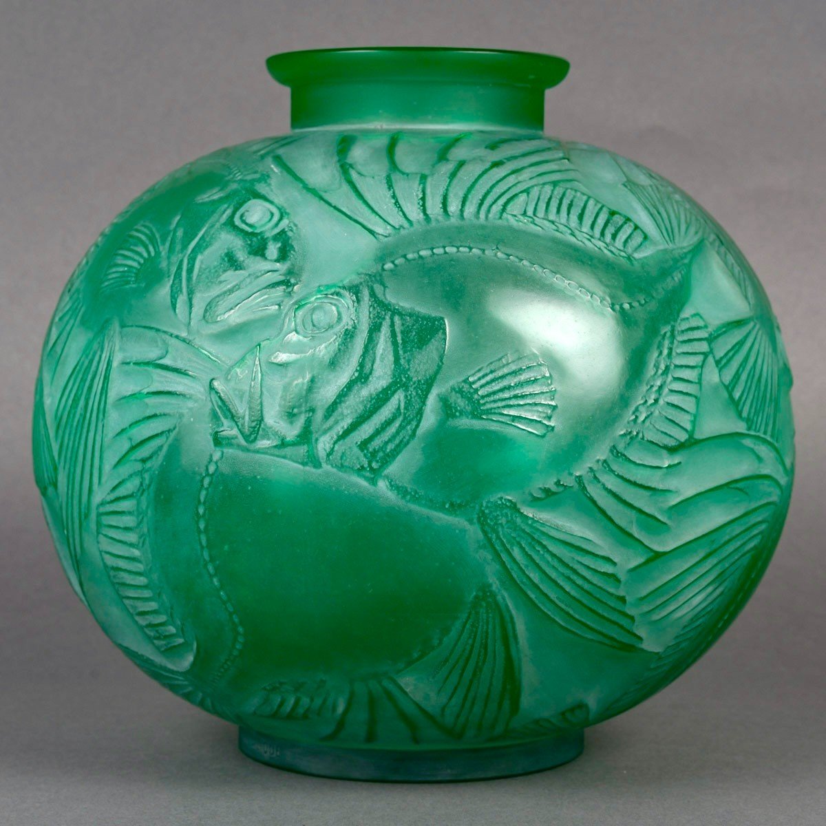 1921 René Lalique - Vase Poissons Fishes Emerald Green Glass With White Patina