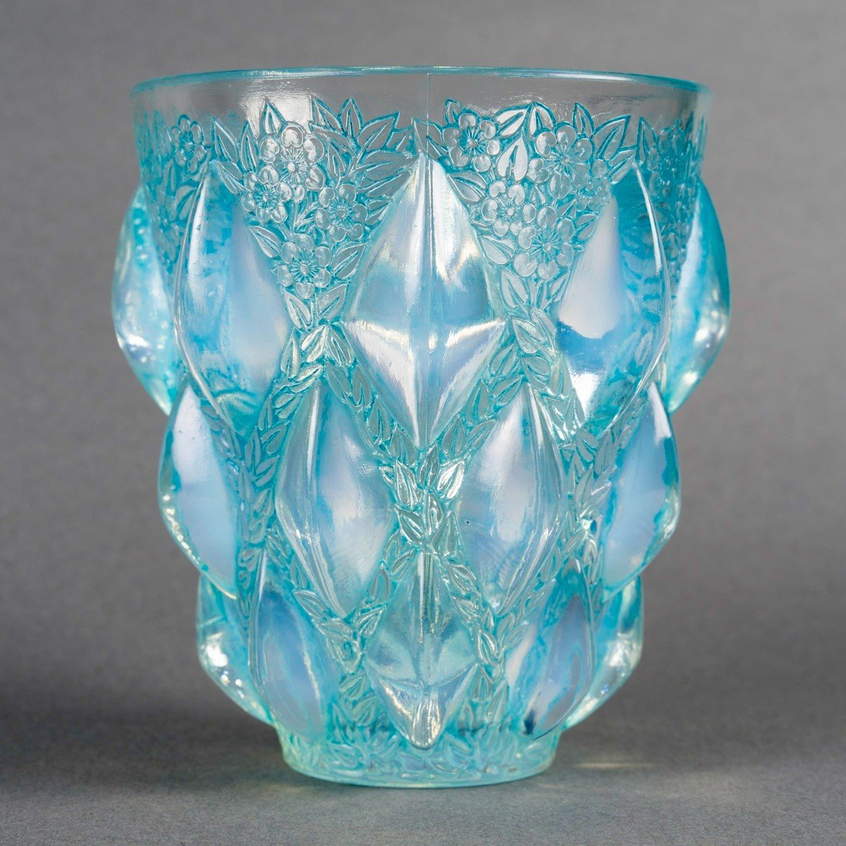 1927 René Lalique - Vase Rampillon Verre Opalescent Patiné Bleu-photo-2