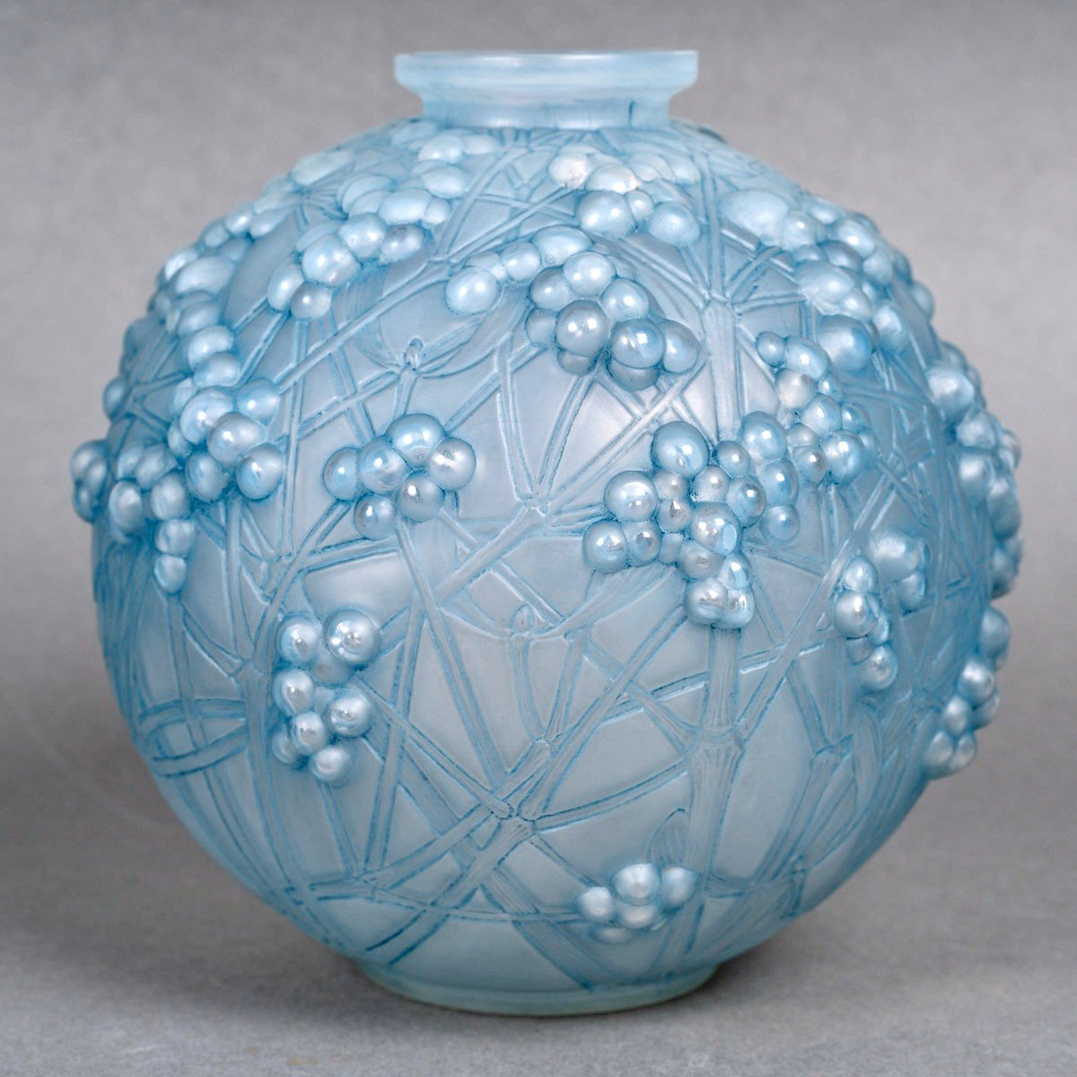 1924 René Lalique - Vase Druide Verre Opalescent Patiné Bleu