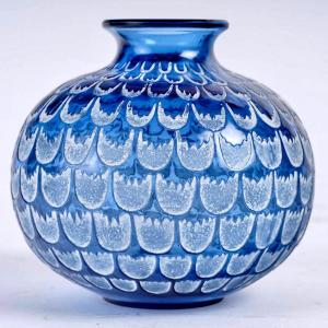 1930 René Lalique - Vase Grenade Verre Bleu Saphir Patiné Blanc