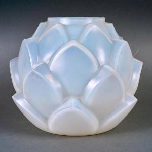 1927 René Lalique - Vase Armorique Verre Opalescent 