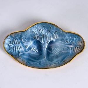 1913 René Lalique - Brooch Deux Figurines Dos à Dos Glass On Blue Foil