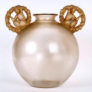 1926 René Lalique - Vase Ronsard Glass With Sepia Patina