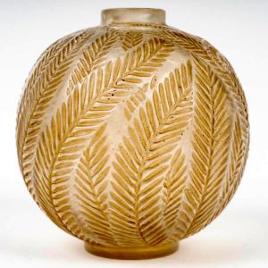 1923 René Lalique - Vase Palmes Glass With Sepia Patina