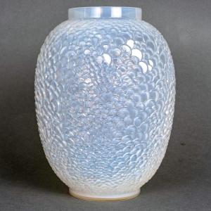 1932 René Lalique - Vase Ecailles Verre Opalescent