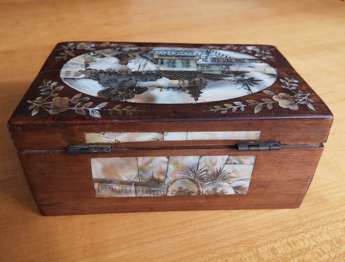 19th Century Chinese Scholar's Box Wood And Burgeautée Mother-of-pearl Inlays With Key-photo-3