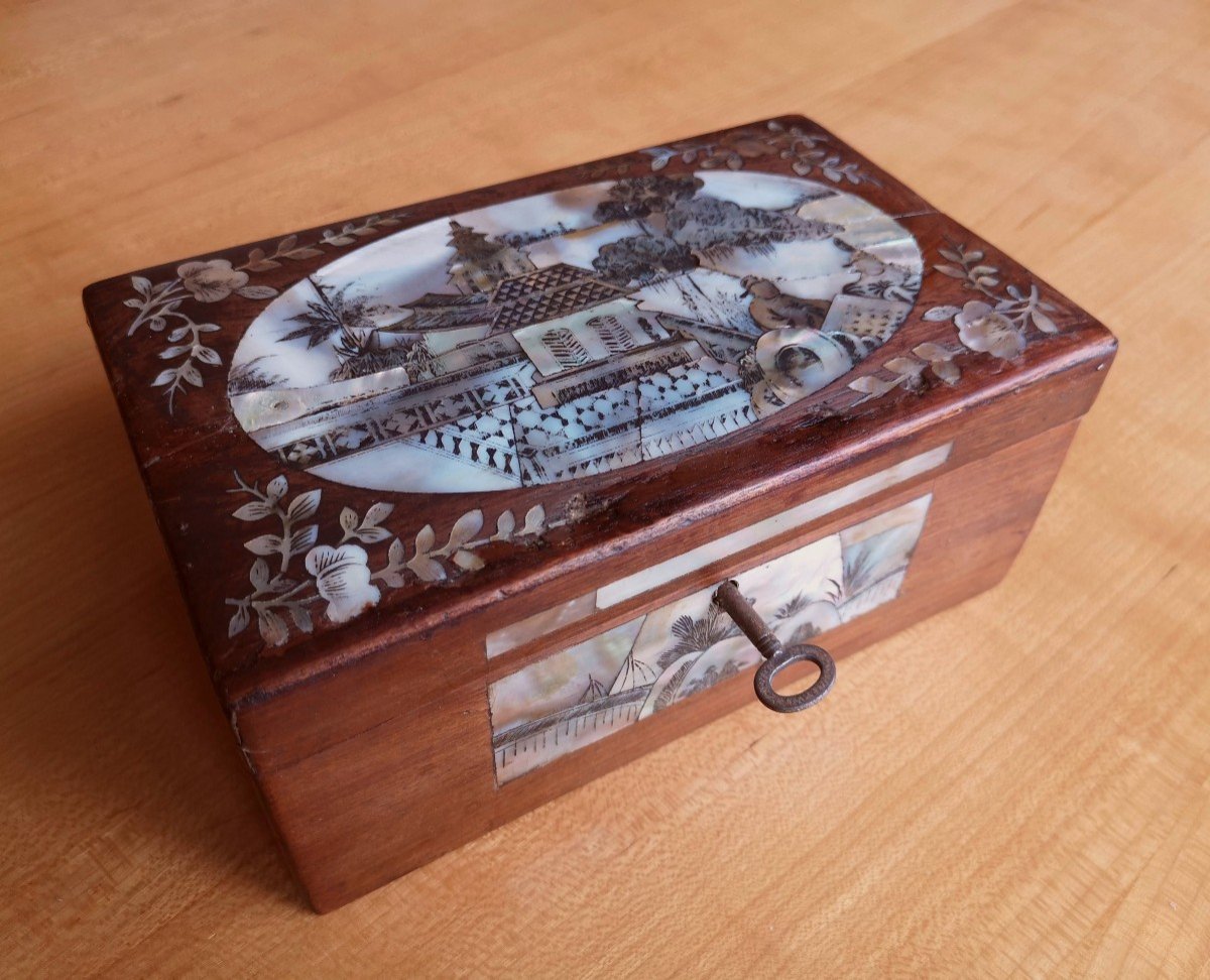 19th Century Chinese Scholar's Box Wood And Burgeautée Mother-of-pearl Inlays With Key