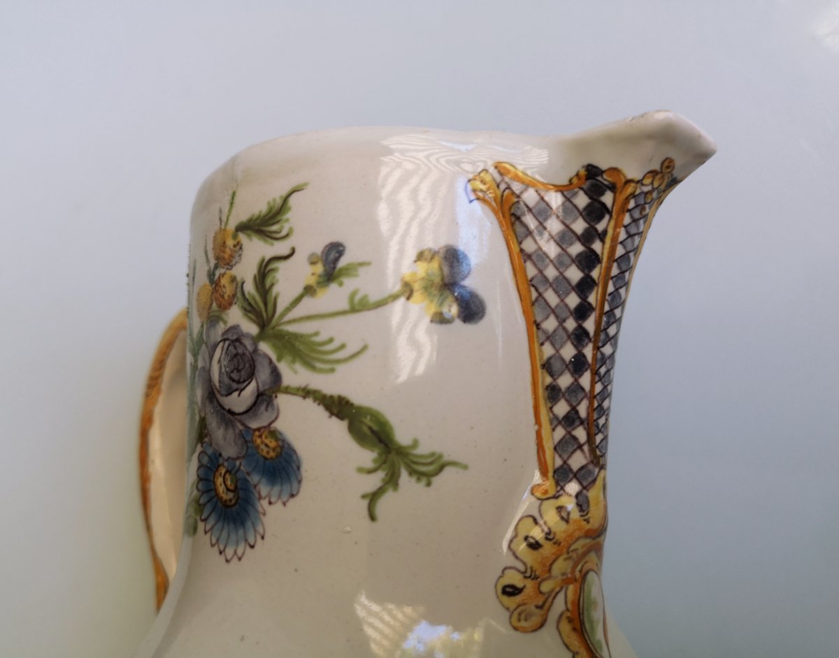 Lille XVIII ° Earthenware Pitcher With Decor-photo-1