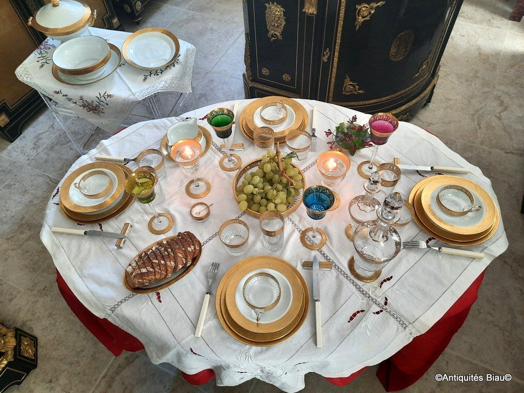 Table Dressée Pour 4  Avec Thistle Or  Cristal De Saint Louis / Porcelaine Limoges Par Haviland-photo-2