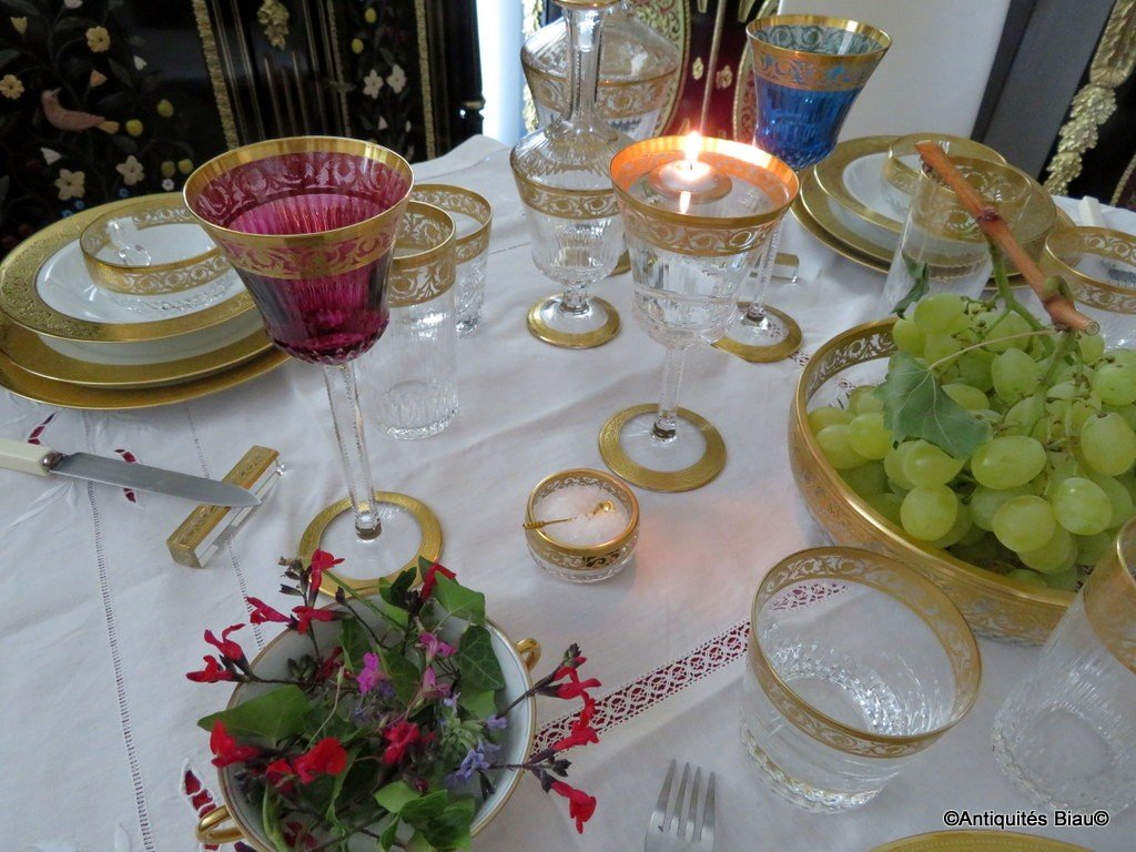 Table Dressée Pour 4  Avec Thistle Or  Cristal De Saint Louis / Porcelaine Limoges Par Haviland-photo-3