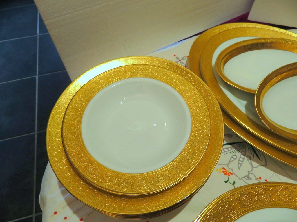 Haviland Service En Porcelaine De Limoges Thistle Or Signé Assiette Tasse Soupiére Plat...-photo-4